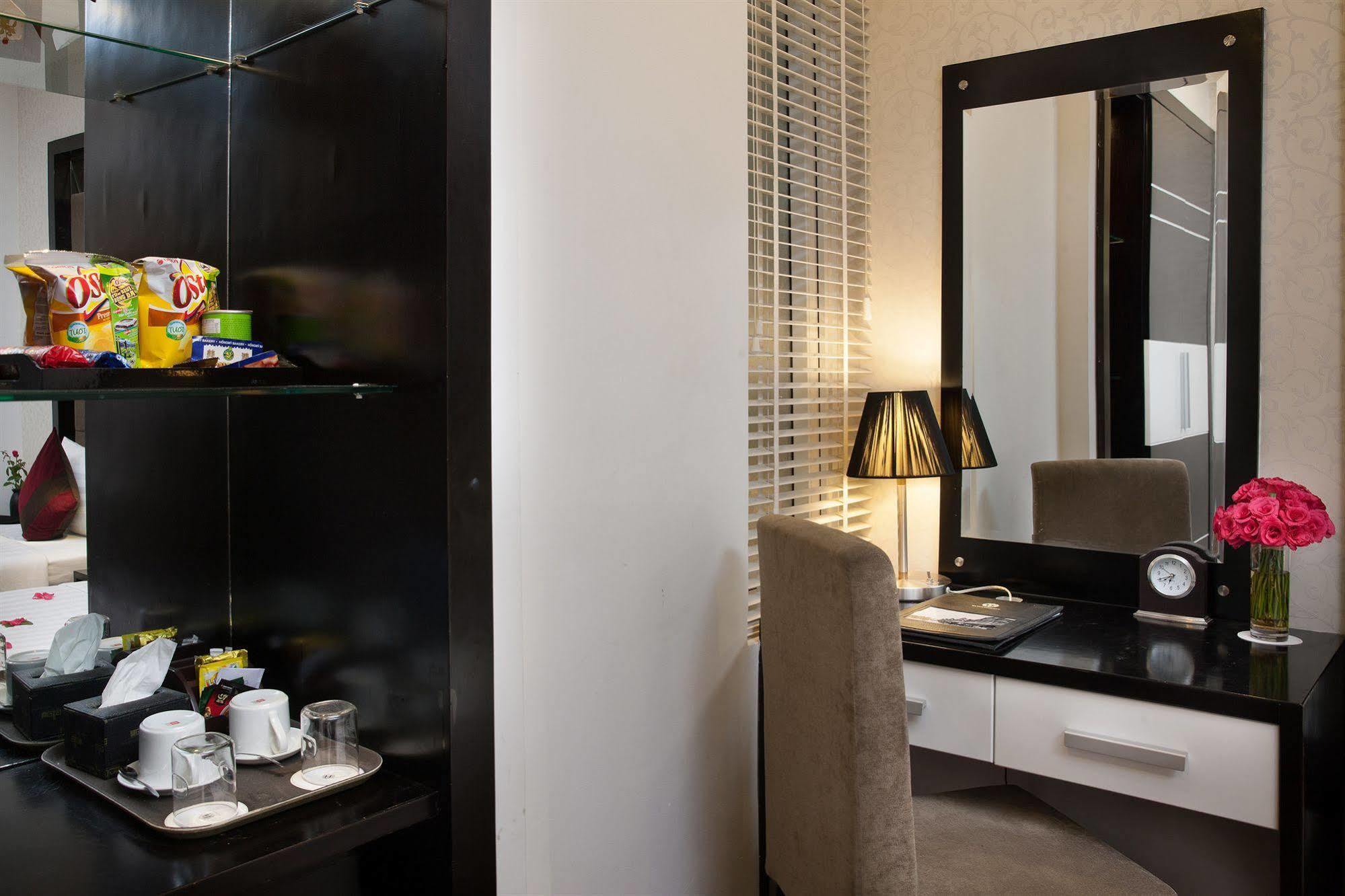 Silk Central Hotel & Spa Hanoi Exterior photo